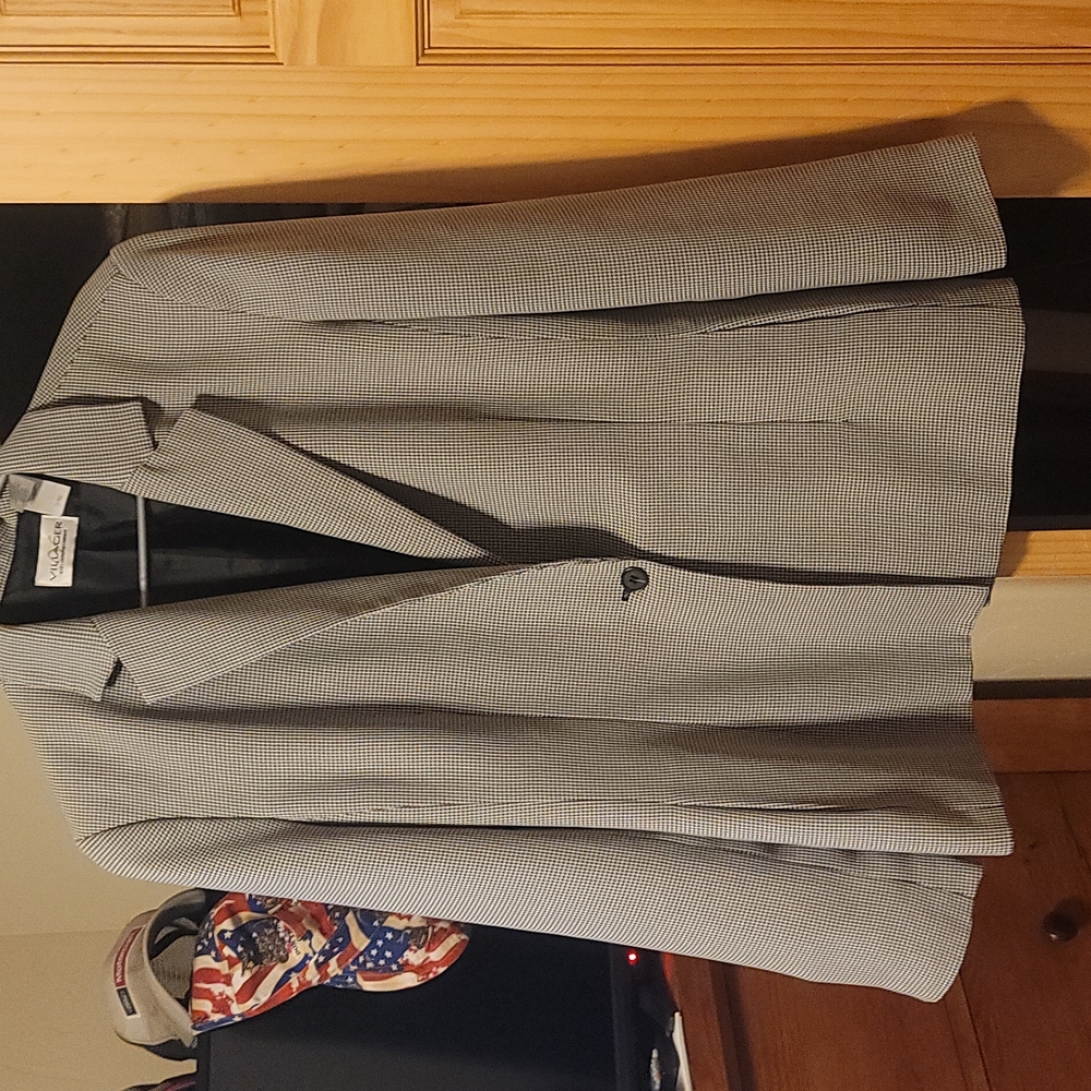 Random lot of clothing. - Picture 3 of 10